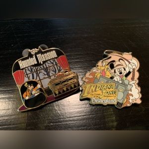 Lot of 2 collectible Disney pins, Mickey/Pluto and Goofy